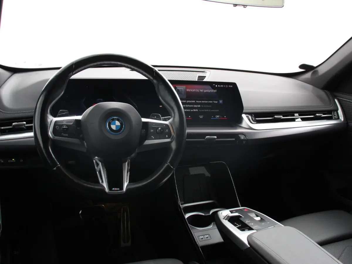 xDrive25e M-Sport Trekhaak Navigatie Apple CarPlay Android Auto Camera Parkeerhulp Adaptive Cruise Control Dodehoekdetectie Stoelverwarming Full Led Leder Keyless entry Climate Control Licht