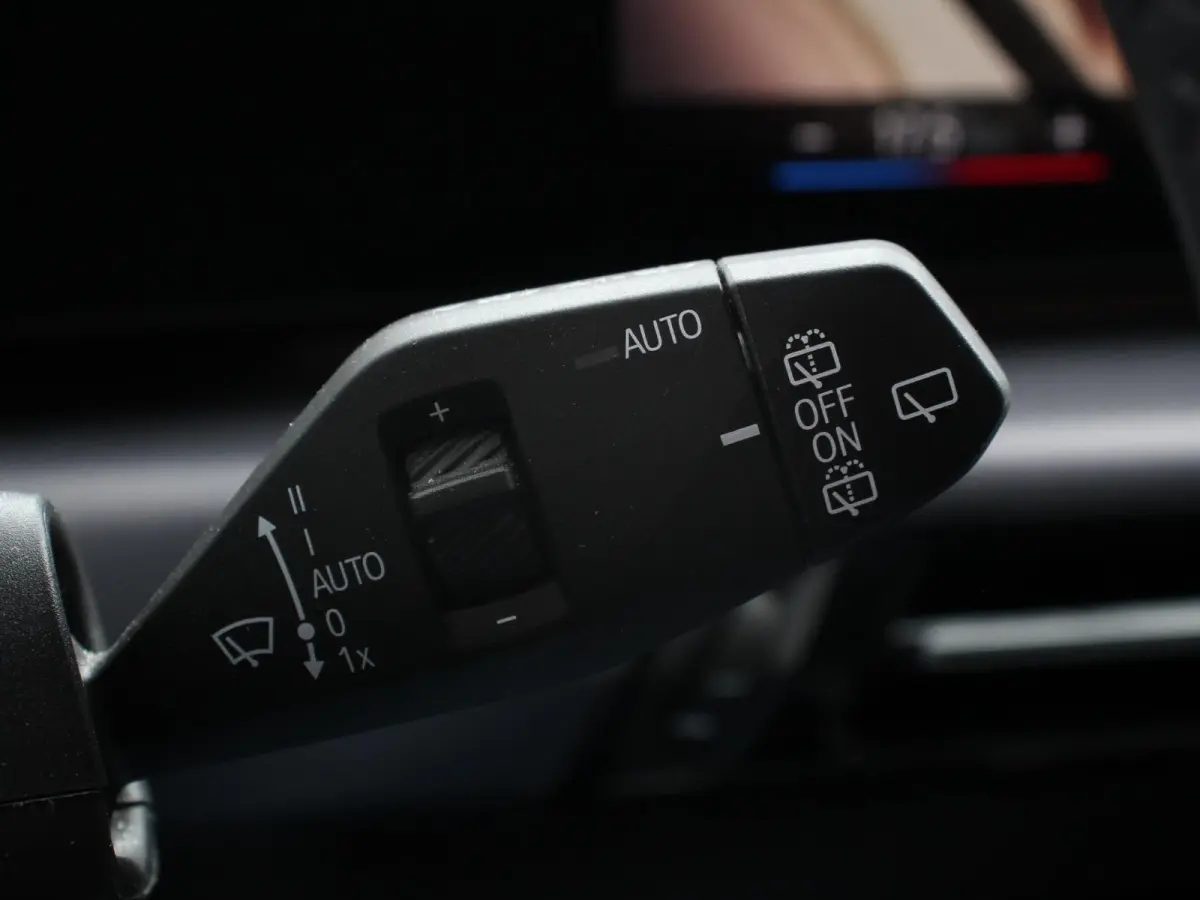 xDrive25e M-Sport Trekhaak Navigatie Apple CarPlay Android Auto Camera Parkeerhulp Adaptive Cruise Control Dodehoekdetectie Stoelverwarming Full Led Leder Keyless entry Climate Control Licht