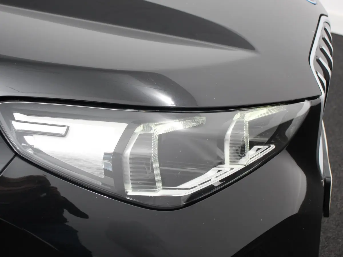 xDrive25e M-Sport Trekhaak Navigatie Apple CarPlay Android Auto Camera Parkeerhulp Adaptive Cruise Control Dodehoekdetectie Stoelverwarming Full Led Leder Keyless entry Climate Control Licht
