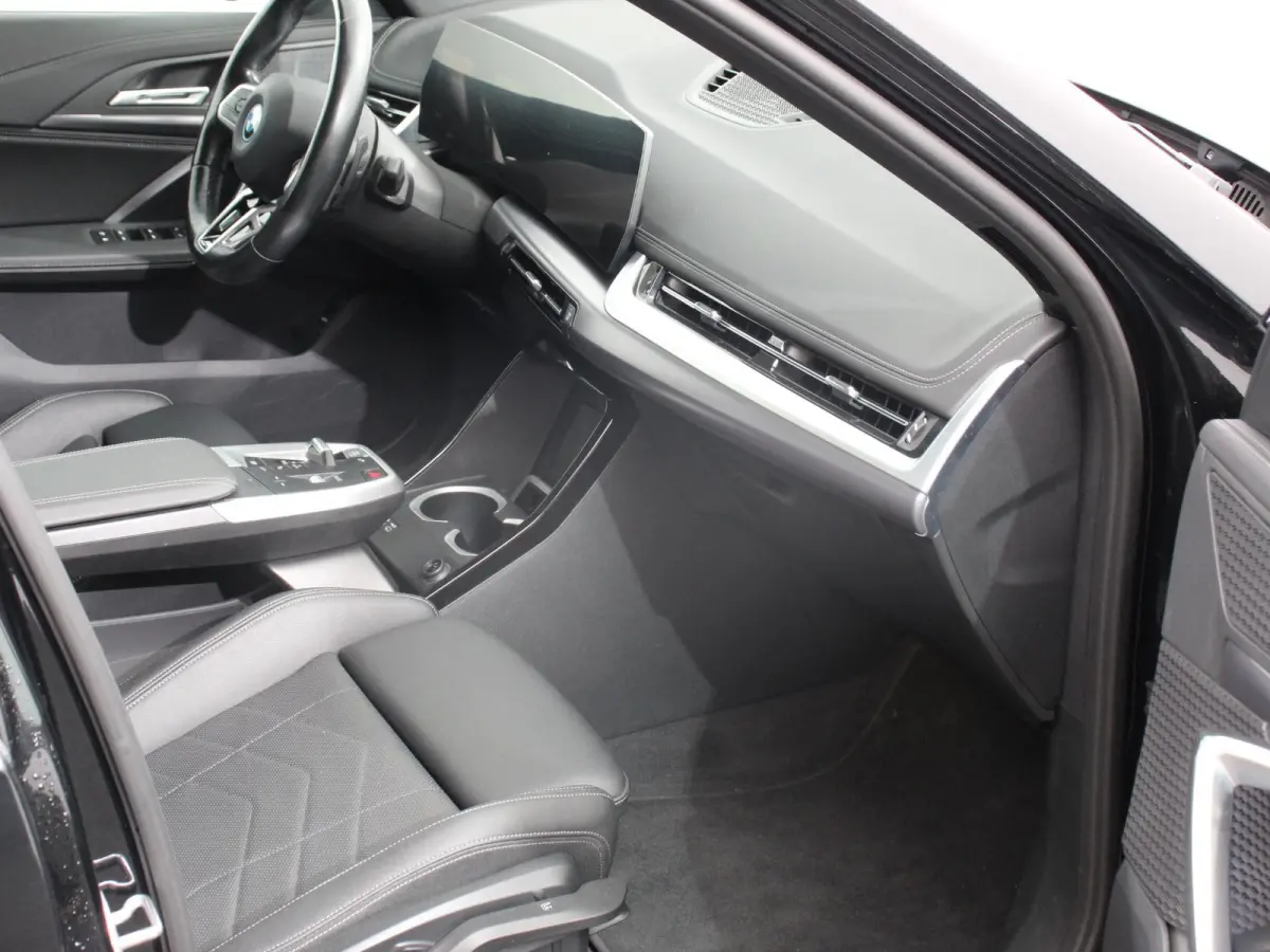 xDrive25e M-Sport Trekhaak Navigatie Apple CarPlay Android Auto Camera Parkeerhulp Adaptive Cruise Control Dodehoekdetectie Stoelverwarming Full Led Leder Keyless entry Climate Control Licht