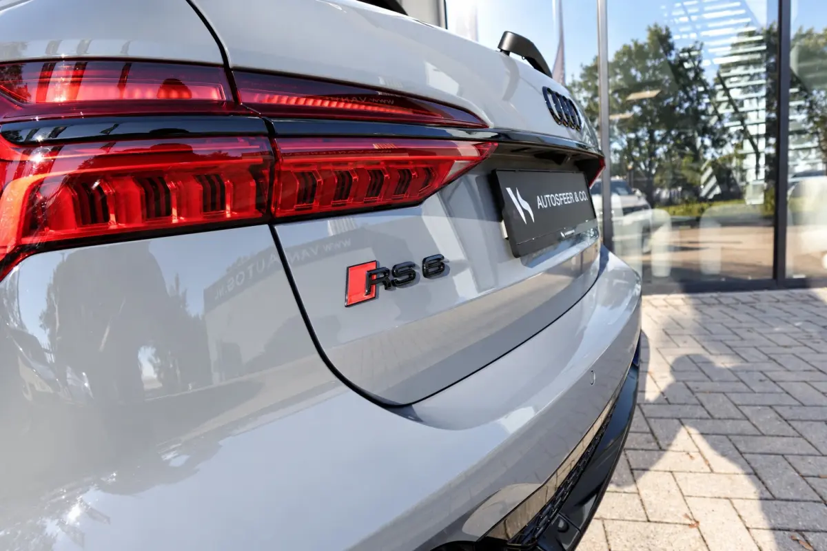 TFSI quattro DYNAMIC PANO KEYLESS KERAMISCH