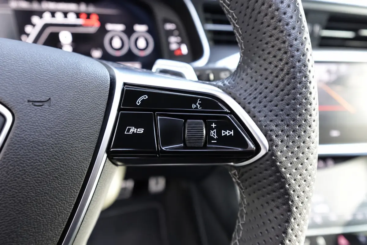 TFSI quattro DYNAMIC PANO KEYLESS KERAMISCH