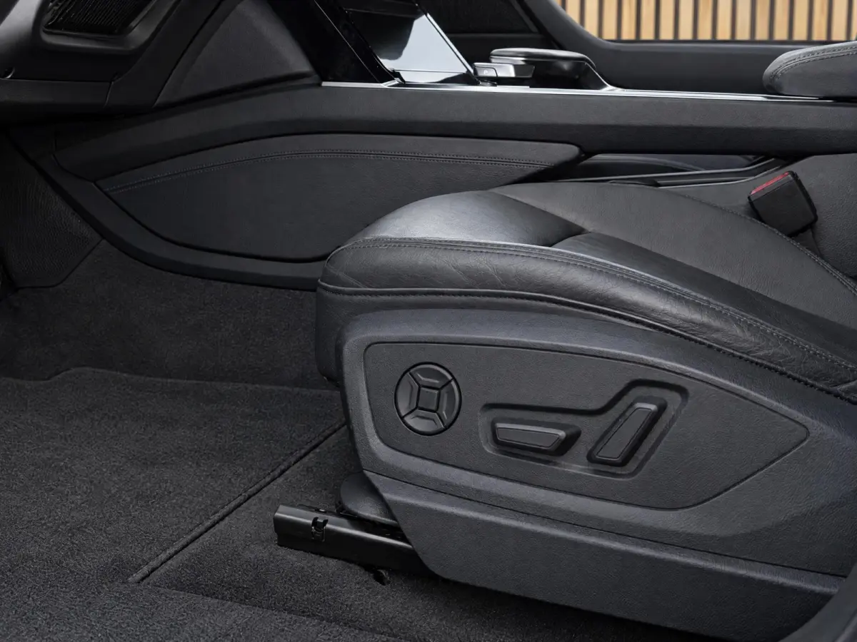 e-tron 50 quattro Launch edition plus 71 kWh |Pano |Stoelverw.