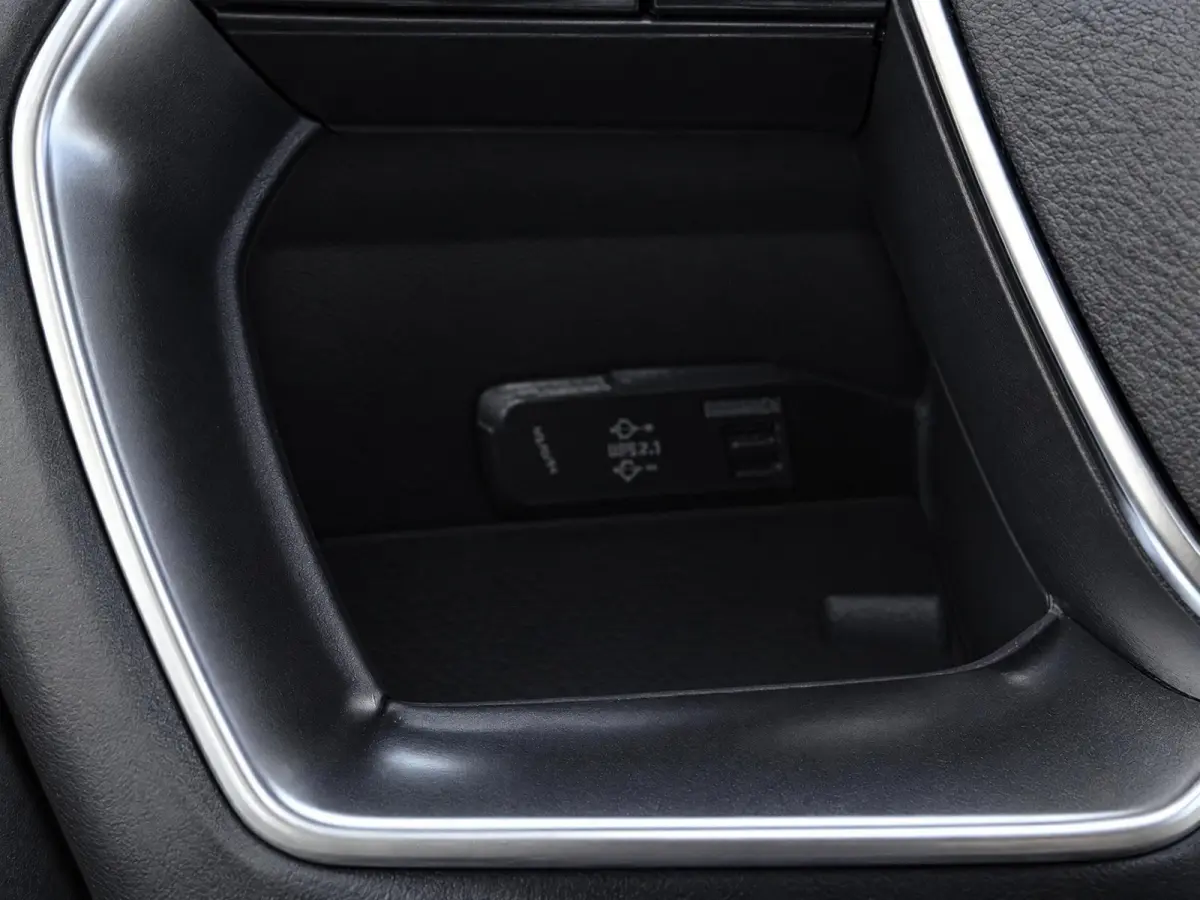 e-tron 50 quattro Launch edition plus 71 kWh |Pano |Stoelverw.