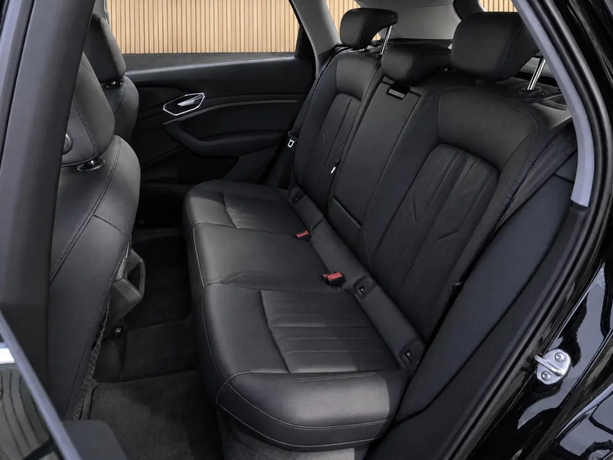 e-tron 50 quattro Launch edition plus 71 kWh |Pano |Stoelverw.