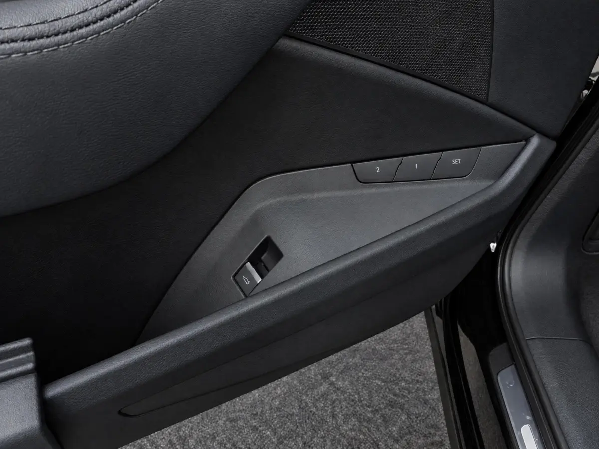 e-tron 50 quattro Launch edition plus 71 kWh |Pano |Stoelverw.