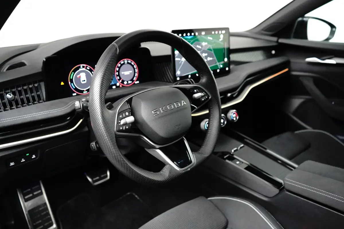 1.5 TSI iV 204PK Sportline PHEV DSG-6 | VERLEGNDE GARANTIE | TREKHAAK | STOEL(V+A) + STUURVERW. | CAMERA | HEAD-UP | MEMORY | CARPLAY |  18 INCH | CLIMATE CONTROL |
