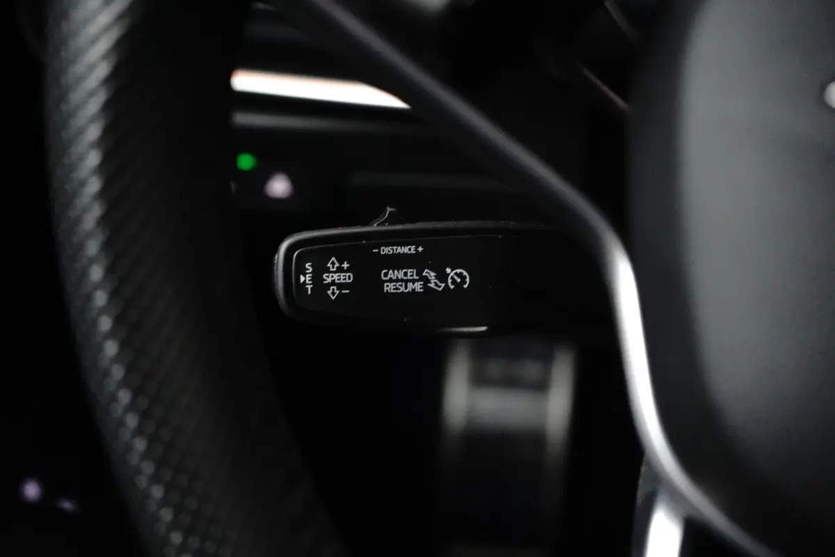 1.5 TSI iV 204PK Sportline PHEV DSG-6 | VERLEGNDE GARANTIE | TREKHAAK | STOEL(V+A) + STUURVERW. | CAMERA | HEAD-UP | MEMORY | CARPLAY |  18 INCH | CLIMATE CONTROL |