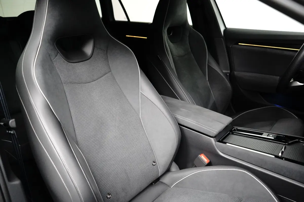 1.5 TSI iV 204PK Sportline PHEV DSG-6 | VERLEGNDE GARANTIE | TREKHAAK | STOEL(V+A) + STUURVERW. | CAMERA | HEAD-UP | MEMORY | CARPLAY |  18 INCH | CLIMATE CONTROL |