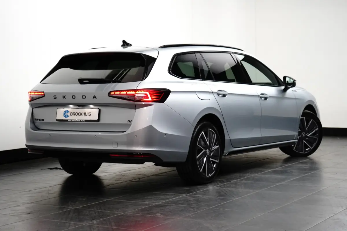 1.5 TSI iV 204PK Sportline PHEV DSG-6 | VERLEGNDE GARANTIE | TREKHAAK | STOEL(V+A) + STUURVERW. | CAMERA | HEAD-UP | MEMORY | CARPLAY |  18 INCH | CLIMATE CONTROL |