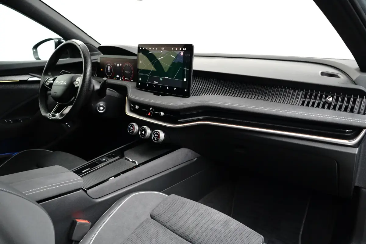 1.5 TSI iV 204PK Sportline PHEV DSG-6 | VERLEGNDE GARANTIE | TREKHAAK | STOEL(V+A) + STUURVERW. | CAMERA | HEAD-UP | MEMORY | CARPLAY |  18 INCH | CLIMATE CONTROL |