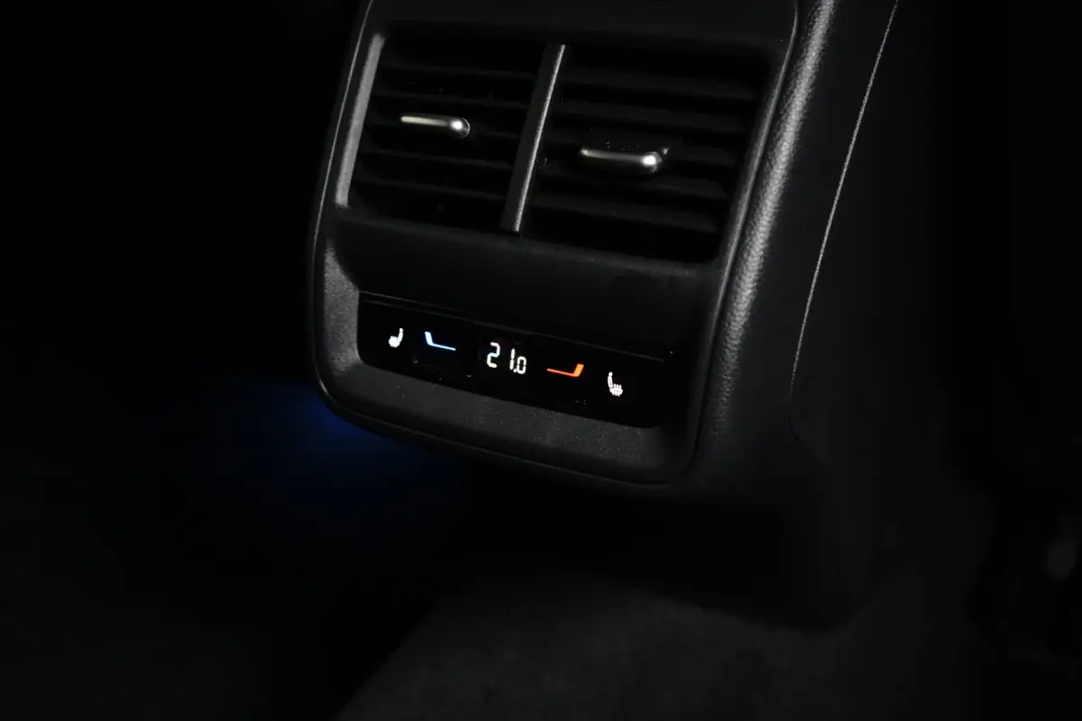 1.5 TSI iV 204PK Sportline PHEV DSG-6 | VERLEGNDE GARANTIE | TREKHAAK | STOEL(V+A) + STUURVERW. | CAMERA | HEAD-UP | MEMORY | CARPLAY |  18 INCH | CLIMATE CONTROL |