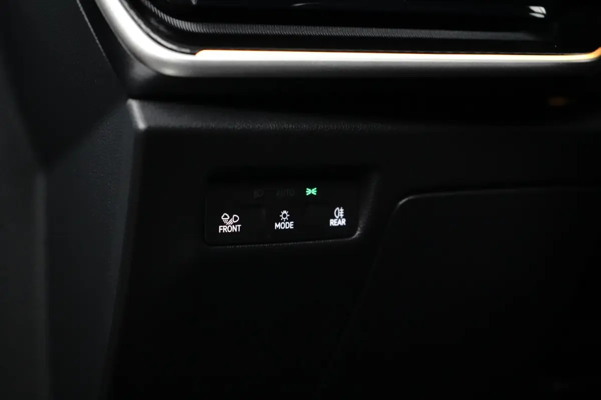 1.5 TSI iV 204PK Sportline PHEV DSG-6 | VERLEGNDE GARANTIE | TREKHAAK | STOEL(V+A) + STUURVERW. | CAMERA | HEAD-UP | MEMORY | CARPLAY |  18 INCH | CLIMATE CONTROL |