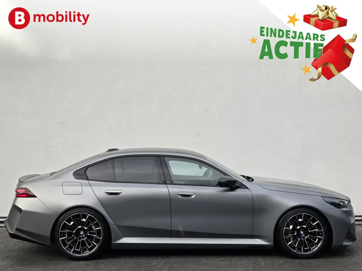 M5 'Frozen Grey' M-Drivers Package Origineel NL! Nw.Pr.€172.801,- Akrapovic Keramische Remmen | Carbon package | Trekhaak | Stoelventilatie/Verwarming | Bower/Wilkins