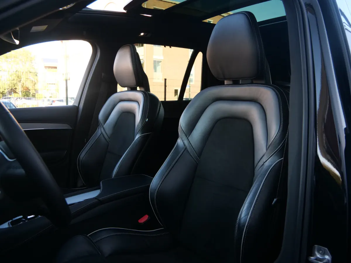 2.0 T8 Recharge AWD Inscription Exclusive 390 Pk Automaat 7-zitter Navi / DAB / Pano-dak / 360 camera / Apple Carplay