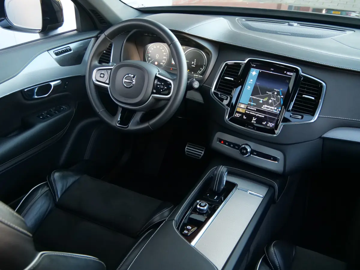 2.0 T8 Recharge AWD Inscription Exclusive 390 Pk Automaat 7-zitter Navi / DAB / Pano-dak / 360 camera / Apple Carplay