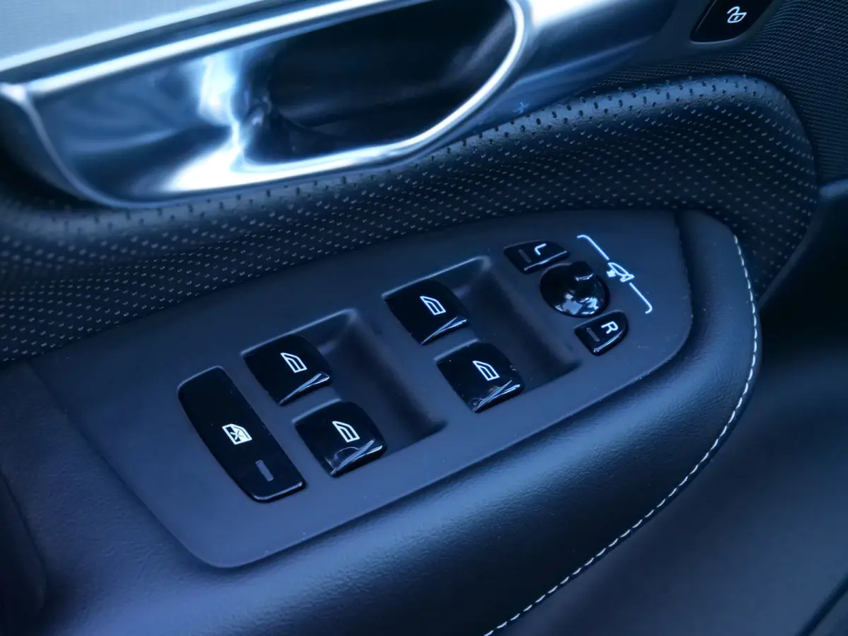 2.0 T8 Recharge AWD Inscription Exclusive 390 Pk Automaat 7-zitter Navi / DAB / Pano-dak / 360 camera / Apple Carplay