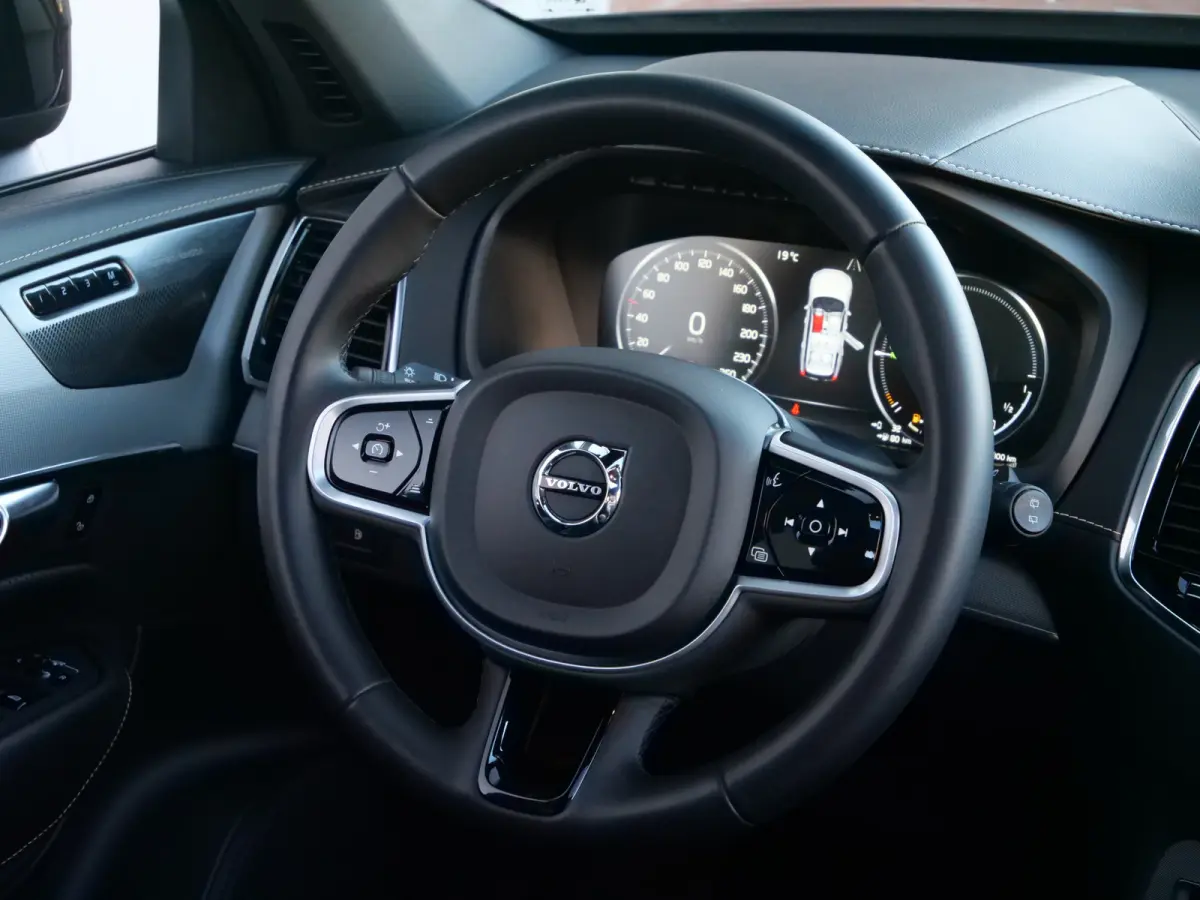 2.0 T8 Recharge AWD Inscription Exclusive 390 Pk Automaat 7-zitter Navi / DAB / Pano-dak / 360 camera / Apple Carplay