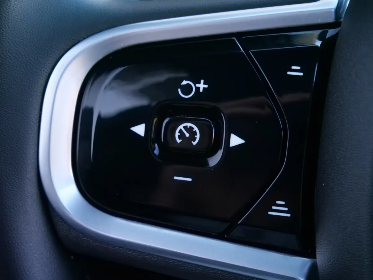 2.0 T8 Recharge AWD Inscription Exclusive 390 Pk Automaat 7-zitter Navi / DAB / Pano-dak / 360 camera / Apple Carplay