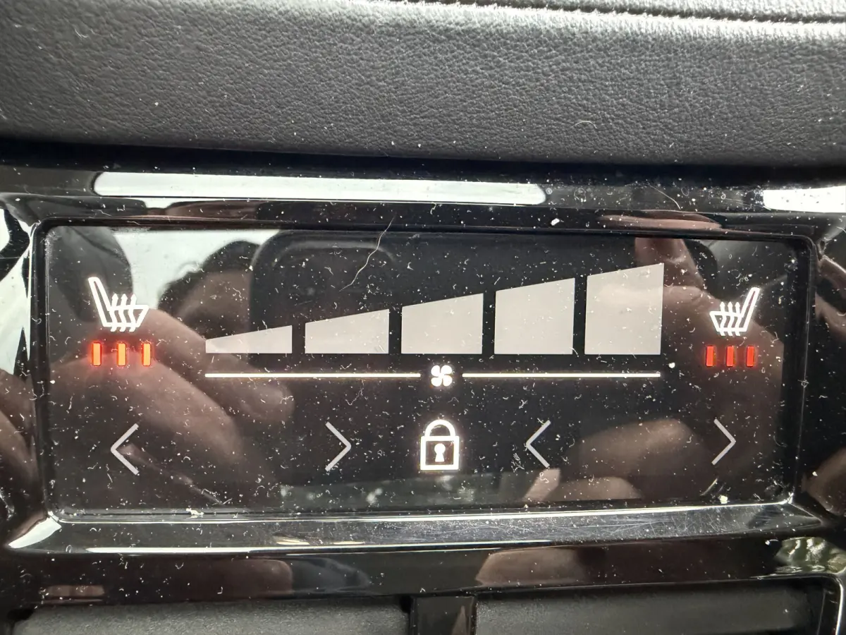 2.0 T8 Recharge AWD Ultimate Bright 7P Schuif/kantel dak Head UP