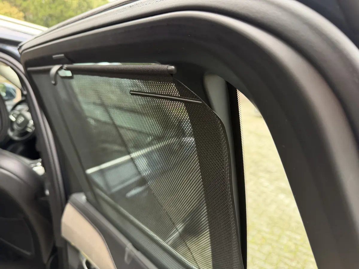 2.0 T8 Recharge AWD Ultimate Bright 7P Schuif/kantel dak Head UP