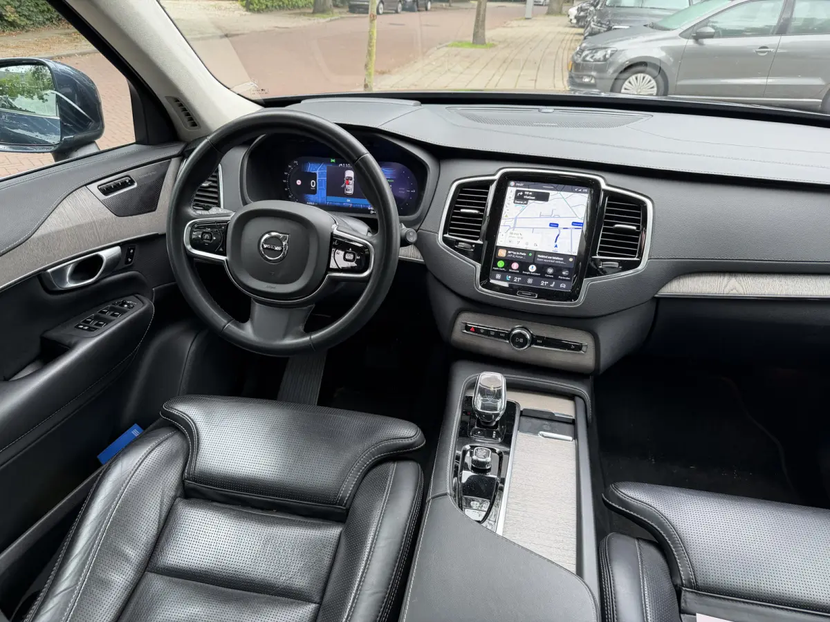 2.0 T8 Recharge AWD Ultimate Bright 7P Schuif/kantel dak Head UP