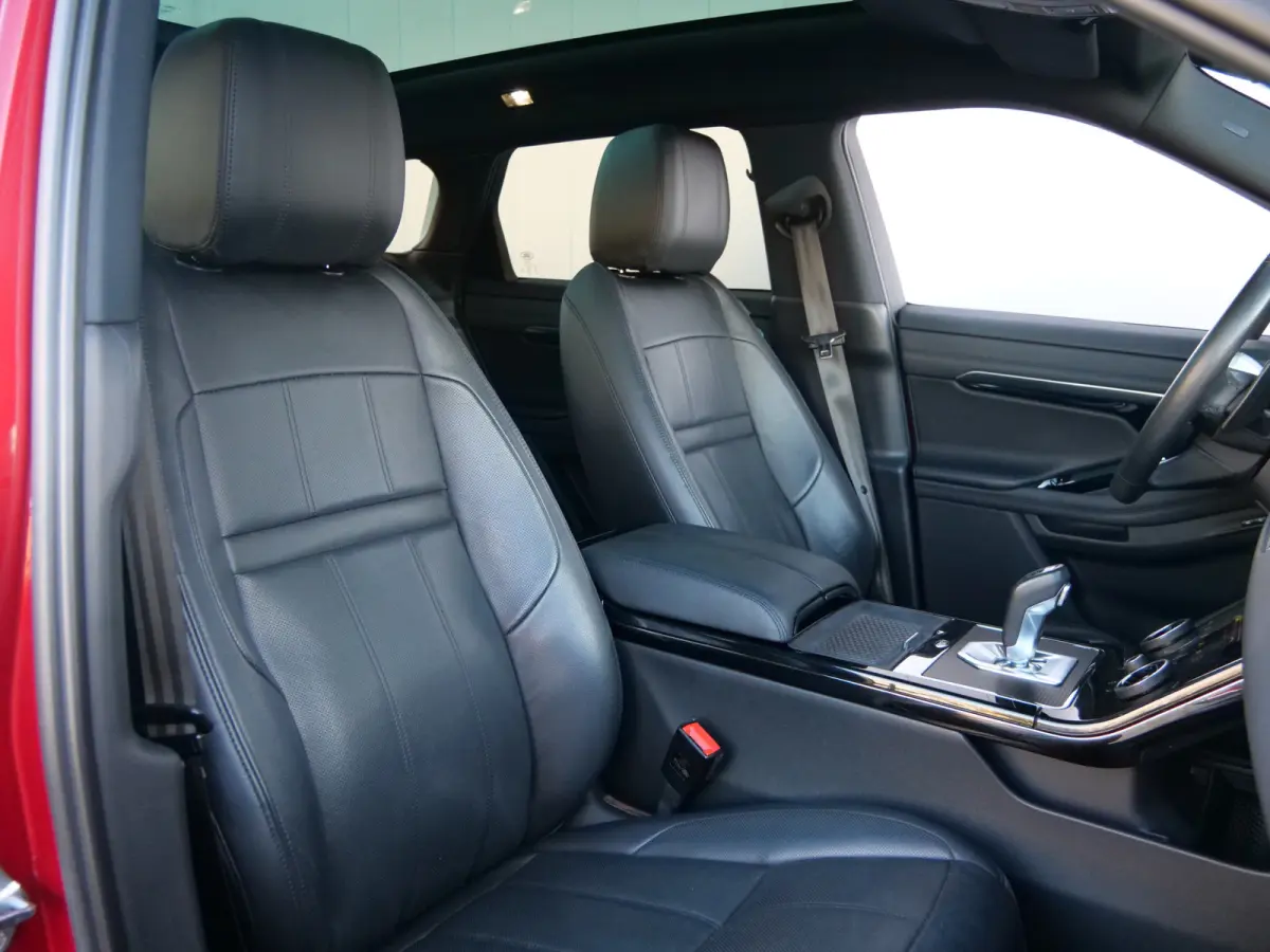 2.0 P200 AWD R-Dynamic HSE 200 Pk Automaat Navi / Leer / Pano-dak / Trekhaak / Apple Carplay / DAB / Winterpakket