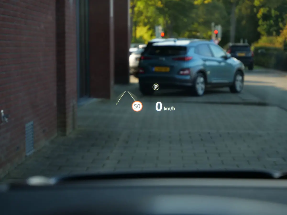 2.0 P200 AWD R-Dynamic HSE 200 Pk Automaat Navi / Leer / Pano-dak / Trekhaak / Apple Carplay / DAB / Winterpakket