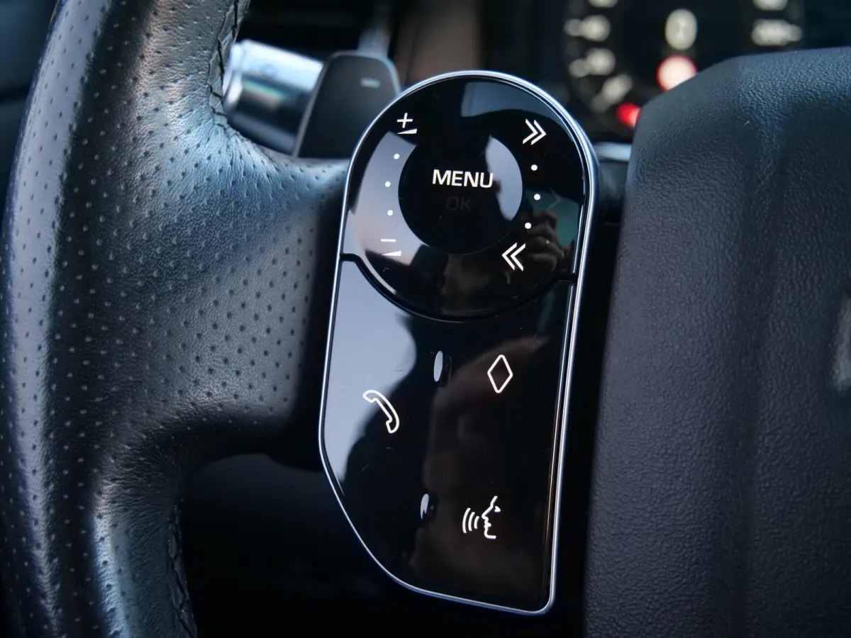 2.0 P200 AWD R-Dynamic HSE 200 Pk Automaat Navi / Leer / Pano-dak / Trekhaak / Apple Carplay / DAB / Winterpakket