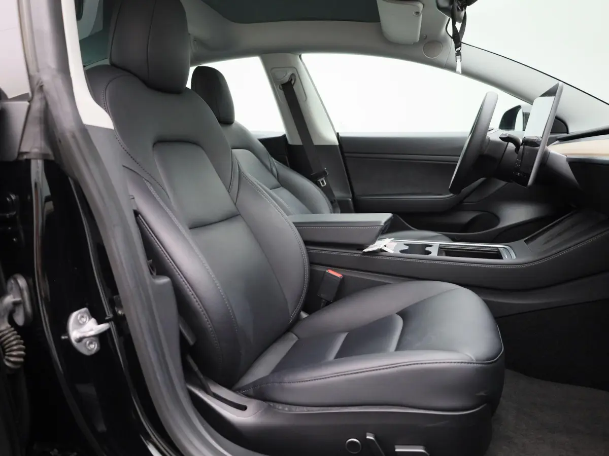 Standard RWD Plus 60 kWh | 100% SOH | Automaat | Panorama dak | Stoel verwarming | Leder | Navigatie | Climate control | 360 Camera | Parkeer sensoren | LED | Elec. achterklep | Lage km stan