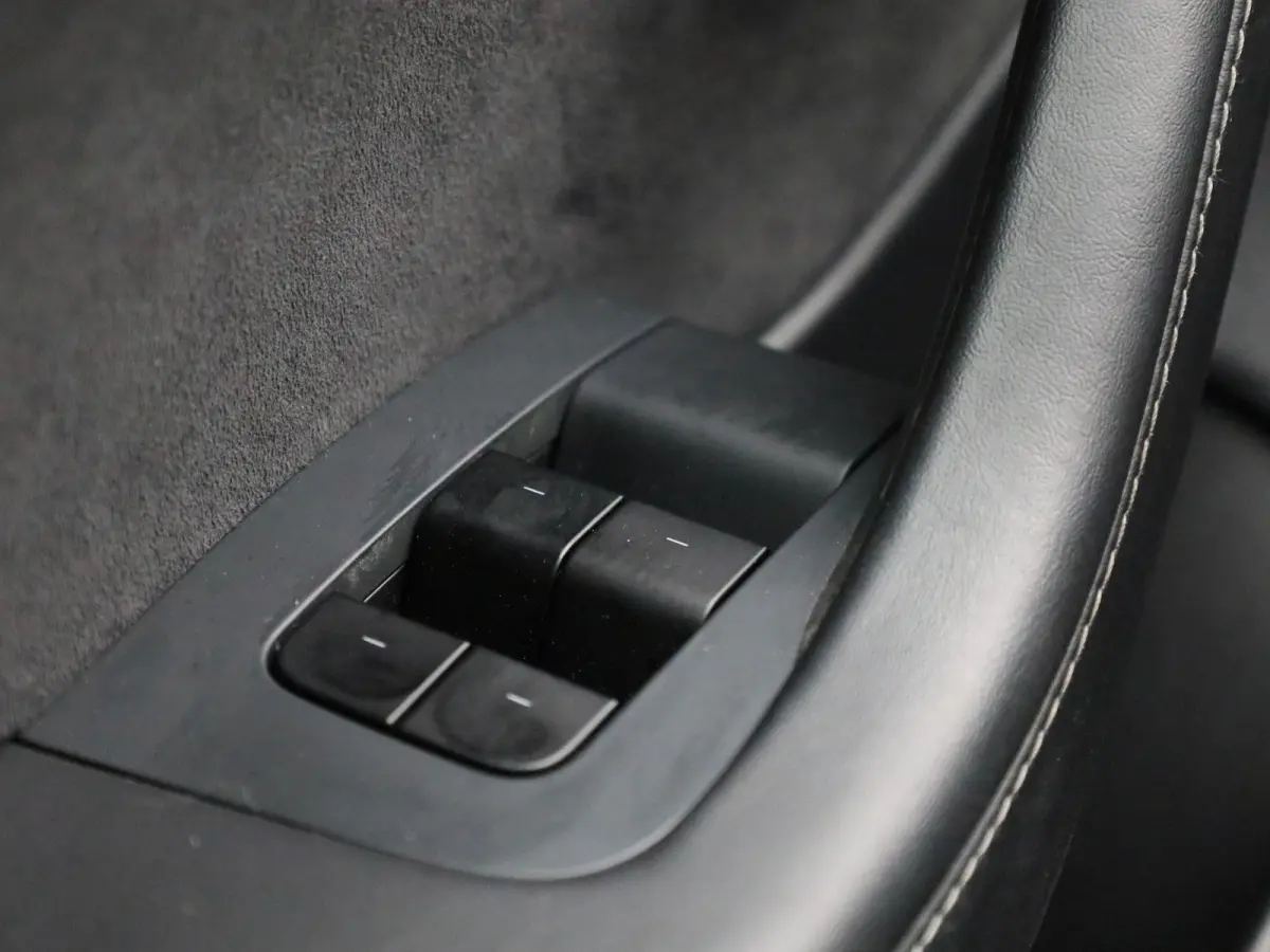 Standard RWD Plus 60 kWh | 100% SOH | Automaat | Panorama dak | Stoel verwarming | Leder | Navigatie | Climate control | 360 Camera | Parkeer sensoren | LED | Elec. achterklep | Lage km stan
