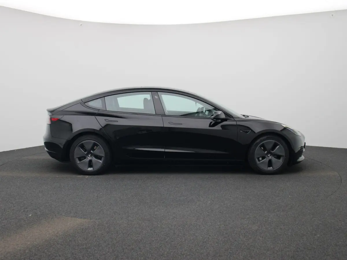 Standard RWD Plus 60 kWh | 100% SOH | Automaat | Panorama dak | Stoel verwarming | Leder | Navigatie | Climate control | 360 Camera | Parkeer sensoren | LED | Elec. achterklep | Lage km stan