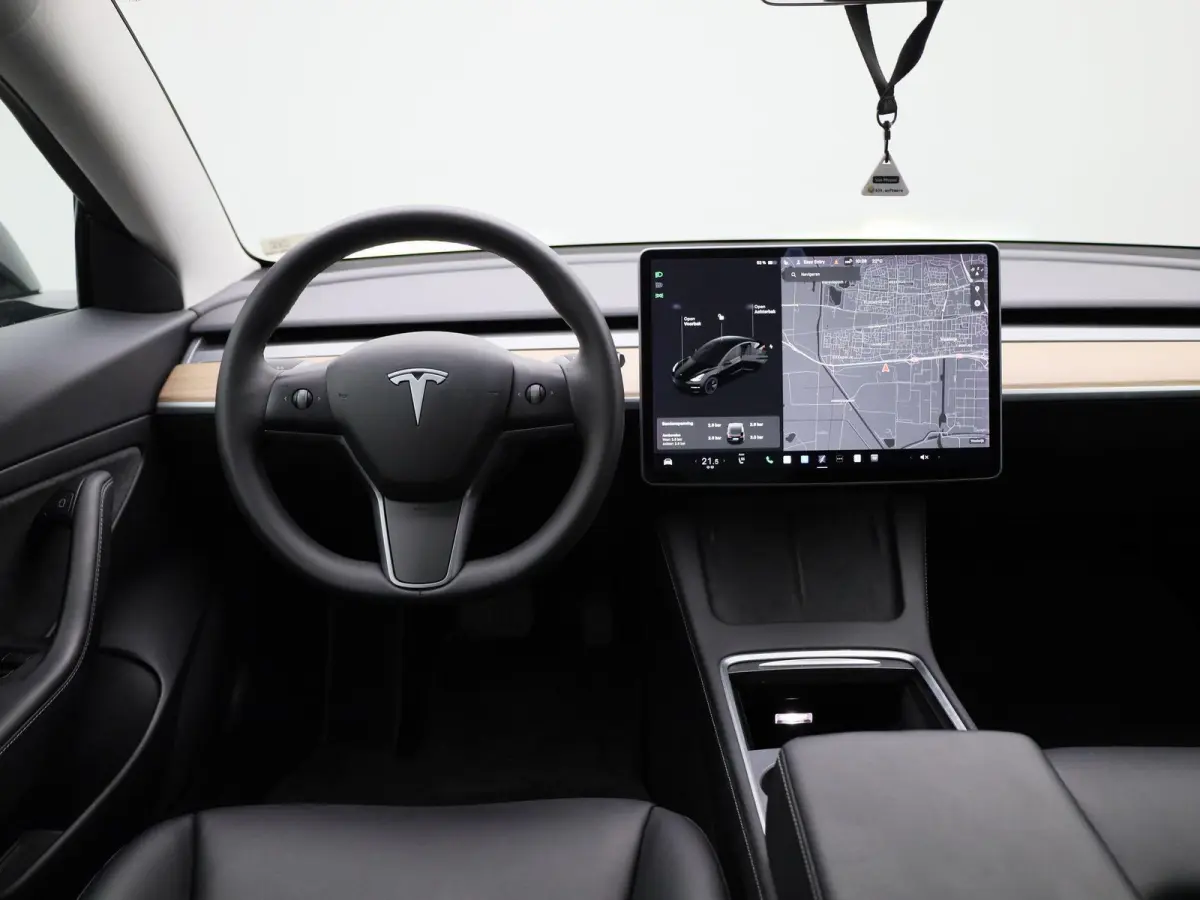 Standard RWD Plus 60 kWh | 100% SOH | Automaat | Panorama dak | Stoel verwarming | Leder | Navigatie | Climate control | 360 Camera | Parkeer sensoren | LED | Elec. achterklep | Lage km stan