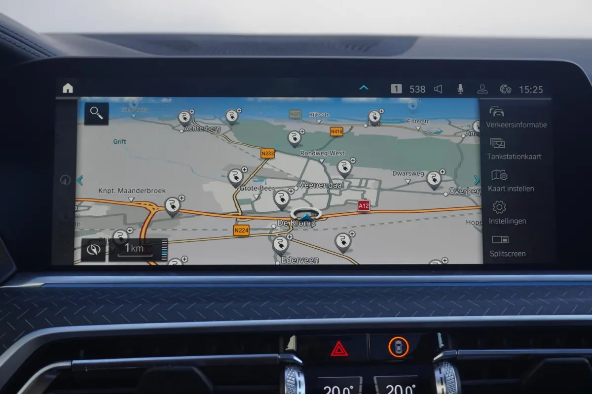 xDrive45e | Black Vermilion Edition | M Sportpakket | Panoramadak Sky Lounge | Comfortstoelen met stoelventilatie | Head-Up Display | Driving Assistant Professional | Trekhaak