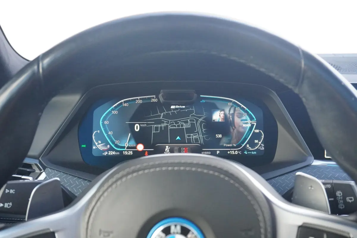 xDrive45e | Black Vermilion Edition | M Sportpakket | Panoramadak Sky Lounge | Comfortstoelen met stoelventilatie | Head-Up Display | Driving Assistant Professional | Trekhaak