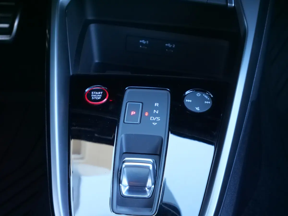 2.0 TFSI S3 quattro Edition One 310 Pk Automaat Nav/ DAB / Apple Carplay / Camera / Trekhaak