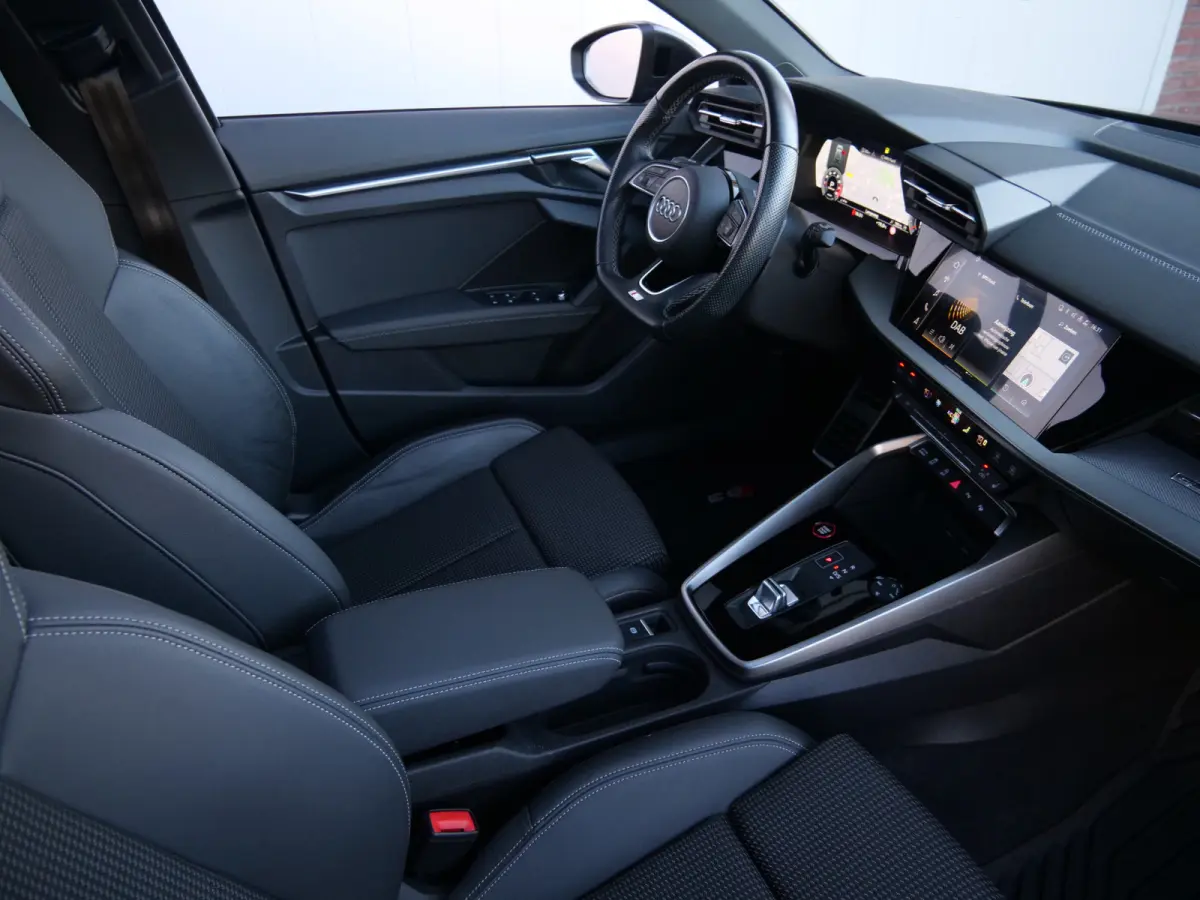 2.0 TFSI S3 quattro Edition One 310 Pk Automaat Nav/ DAB / Apple Carplay / Camera / Trekhaak