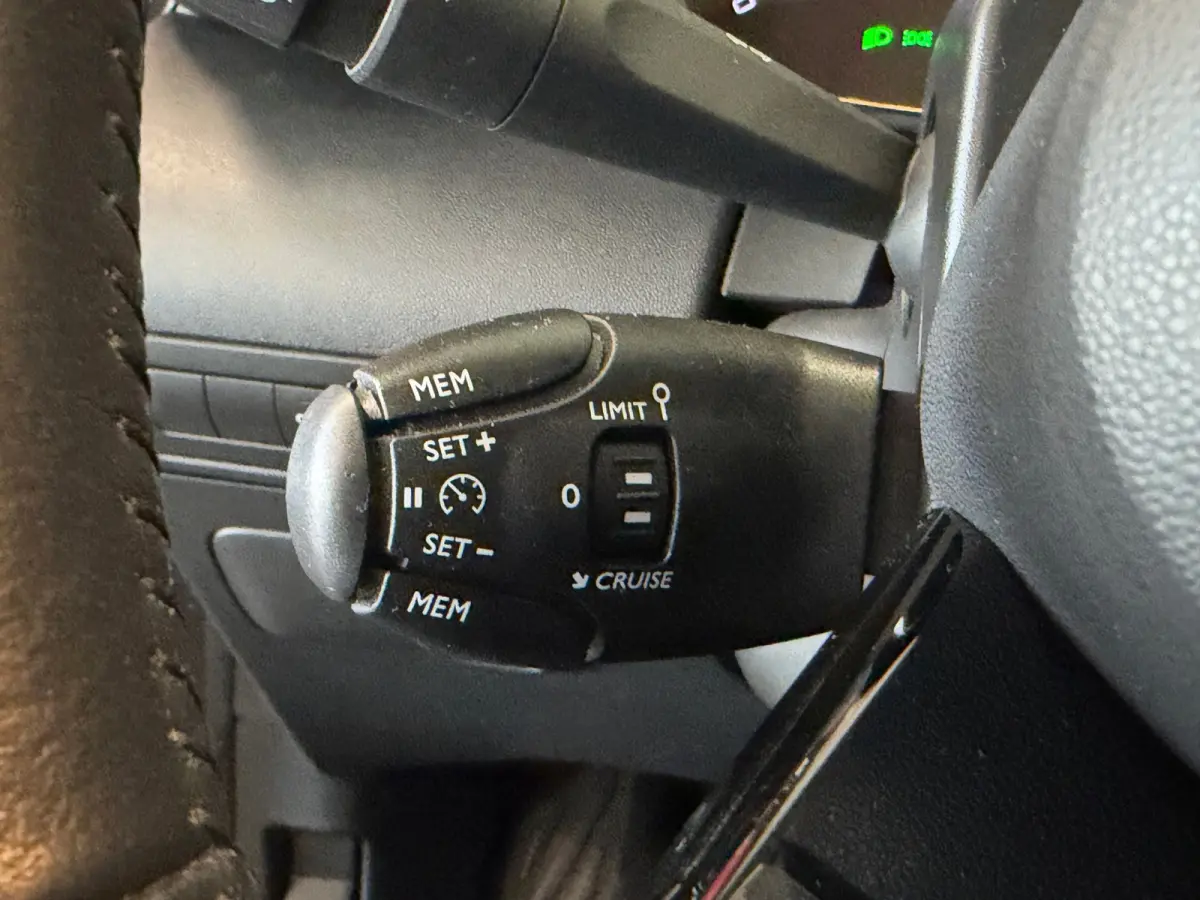 1.2 PureTech S&S Shine NAVI, CAMERA, CARPLAY.
