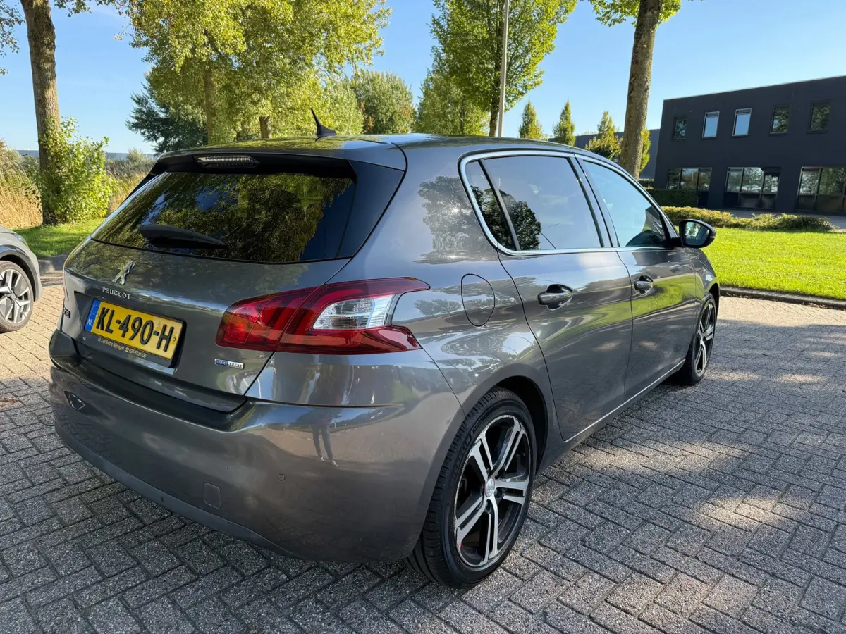 1.2 PureTech Allure Pano Carplay alcantara