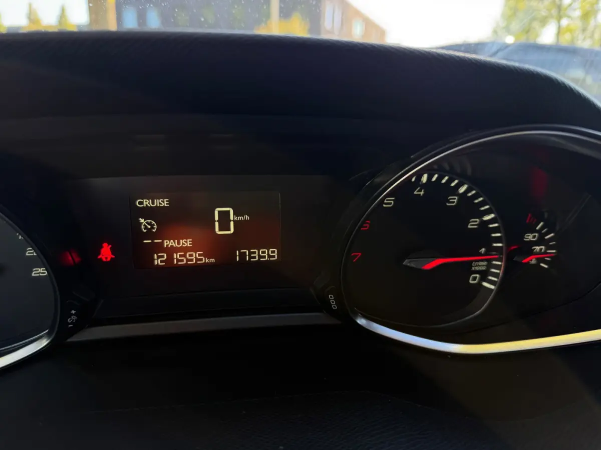 1.2 PureTech Allure Pano Carplay alcantara