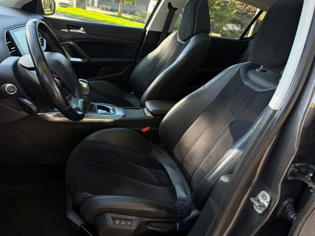 1.2 PureTech Allure Pano Carplay alcantara