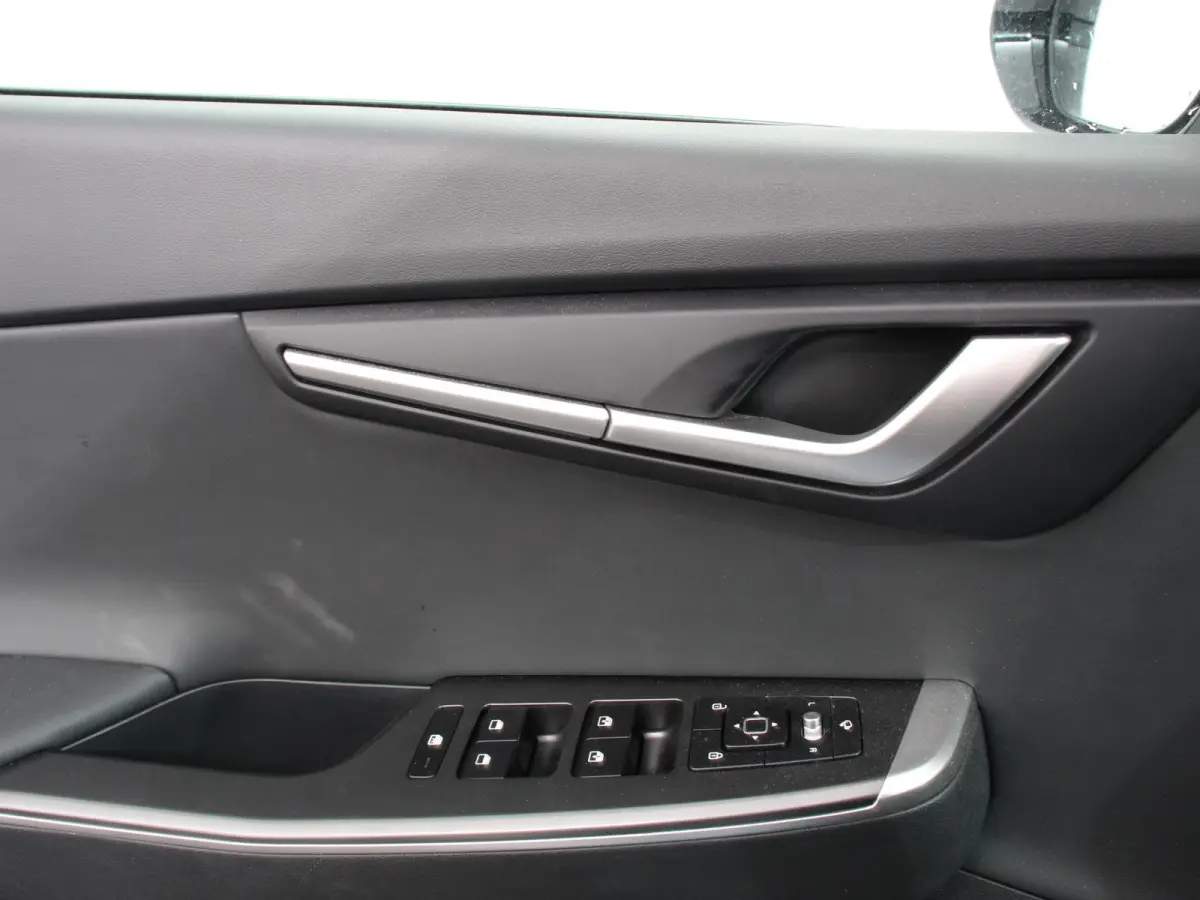 Light Edition Automaat 58 kWh Navigatie Apple Carplay Android Auto Camera Parkeersensoren achter Cruise Control Climate Control Lichtmetalen Velgen