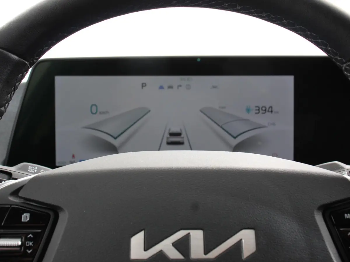 Light Edition Automaat 58 kWh Navigatie Apple Carplay Android Auto Camera Parkeersensoren achter Cruise Control Climate Control Lichtmetalen Velgen