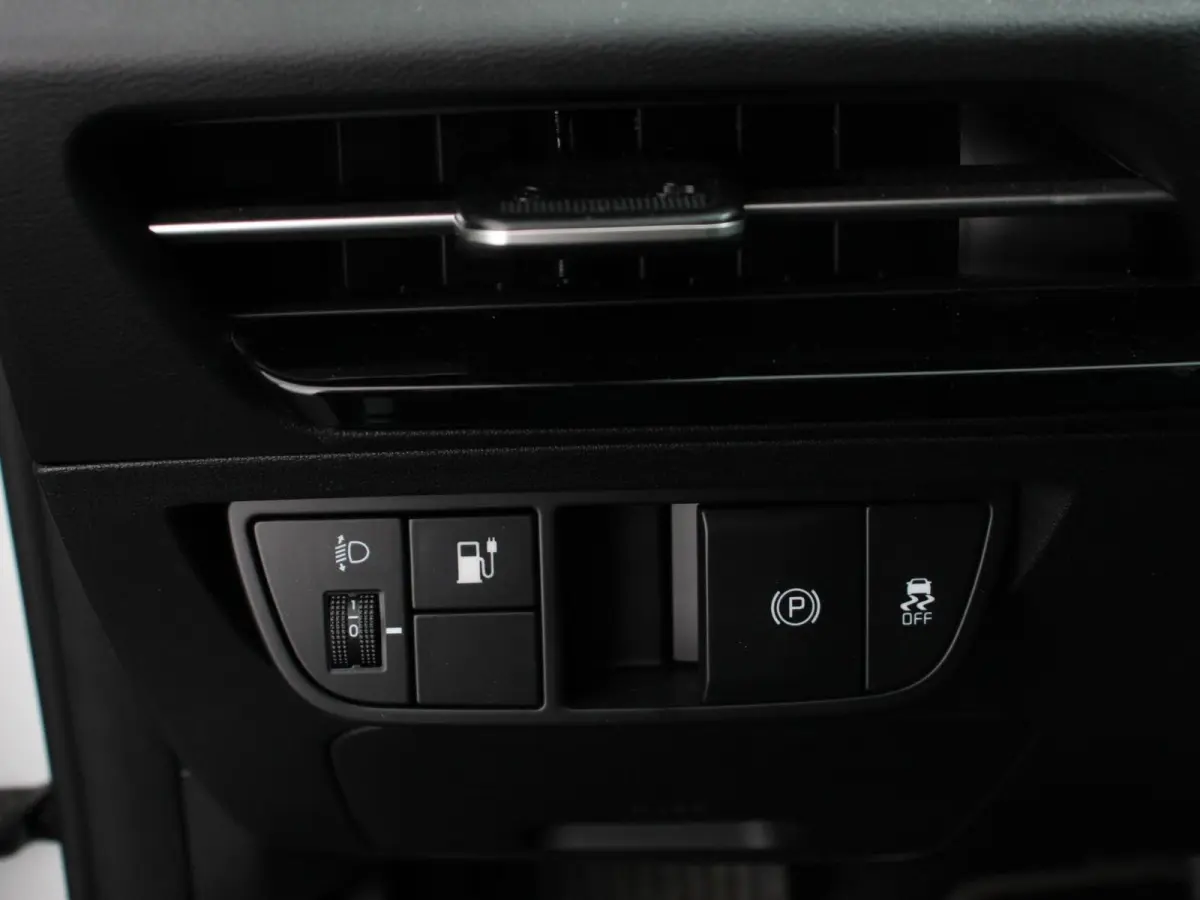 Light Edition Automaat 58 kWh Navigatie Apple Carplay Android Auto Camera Parkeersensoren achter Cruise Control Climate Control Lichtmetalen Velgen