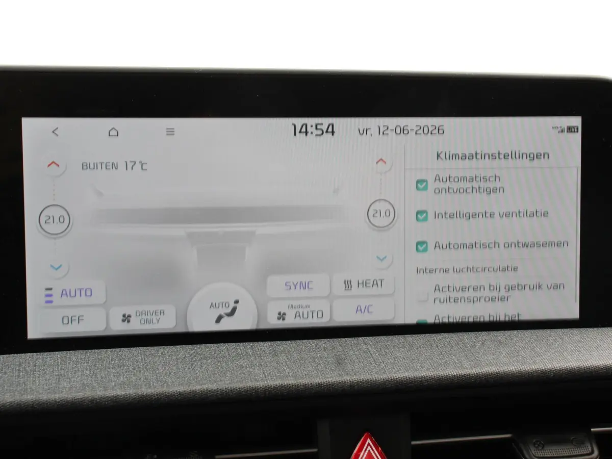 Light Edition Automaat 58 kWh Navigatie Apple Carplay Android Auto Camera Parkeersensoren achter Cruise Control Climate Control Lichtmetalen Velgen