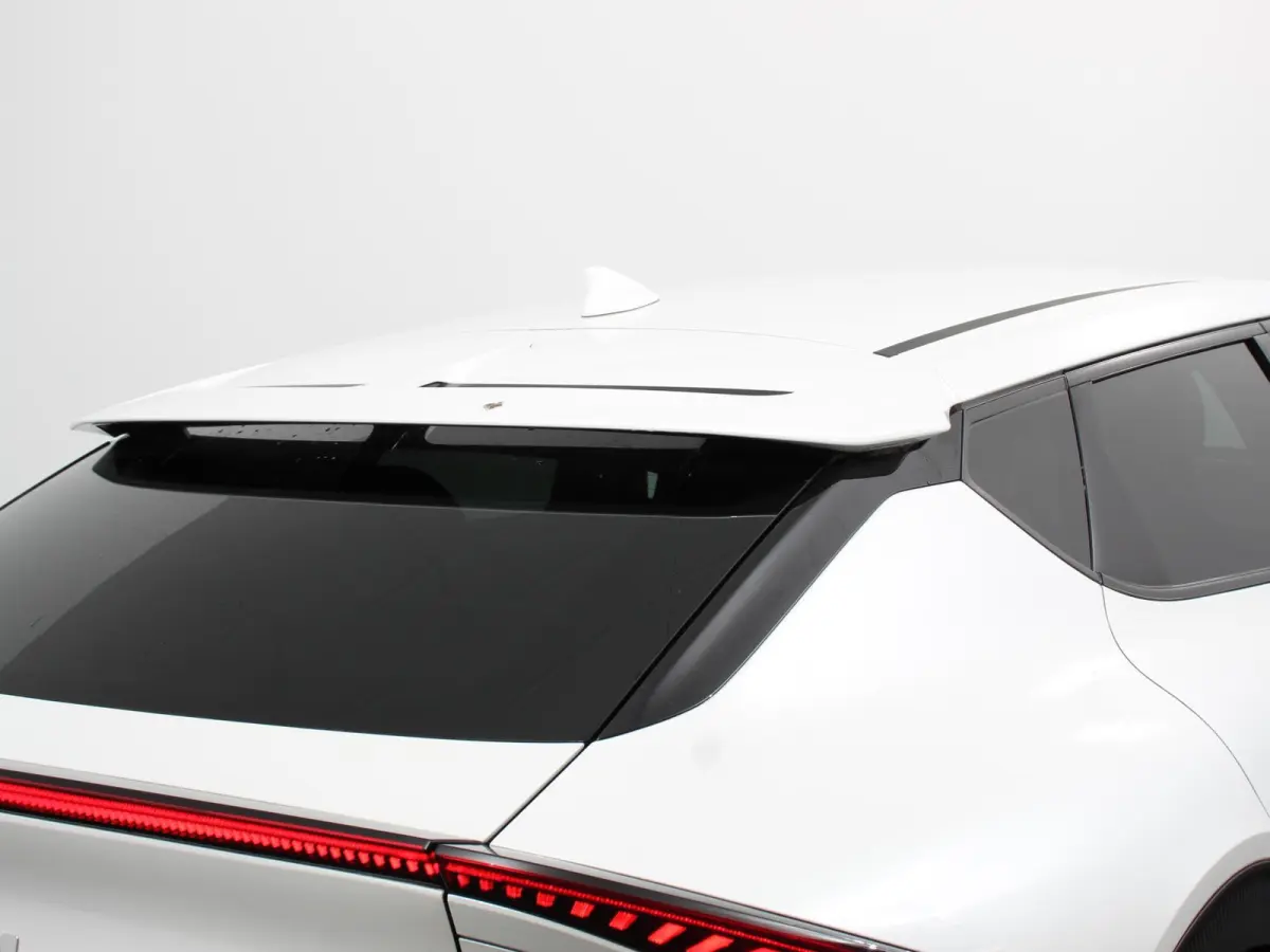 Light Edition Automaat 58 kWh Navigatie Apple Carplay Android Auto Camera Parkeersensoren achter Cruise Control Climate Control Lichtmetalen Velgen