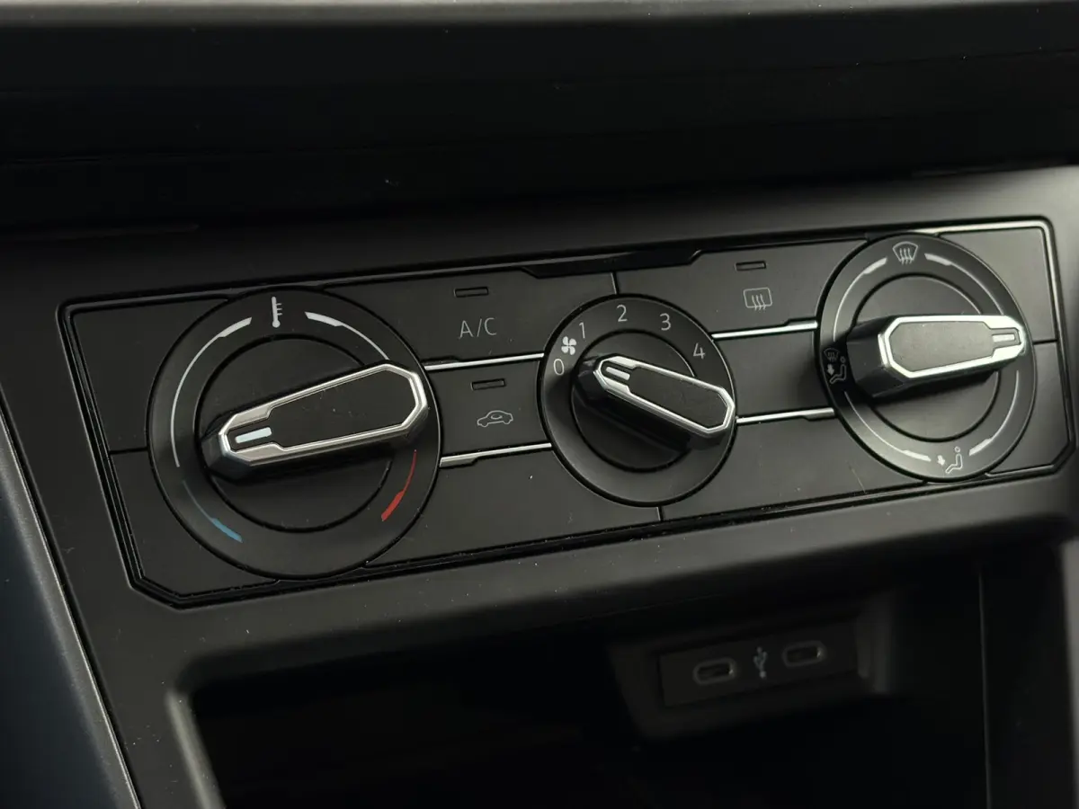 1.0 TSI 95 pk R-Line Business | Panoramadak | Achteruitrijcamera | Apple carplay |