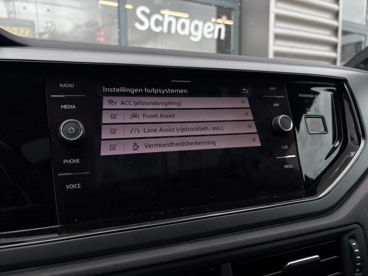 1.0 TSI 95 pk R-Line Business | Panoramadak | Achteruitrijcamera | Apple carplay |