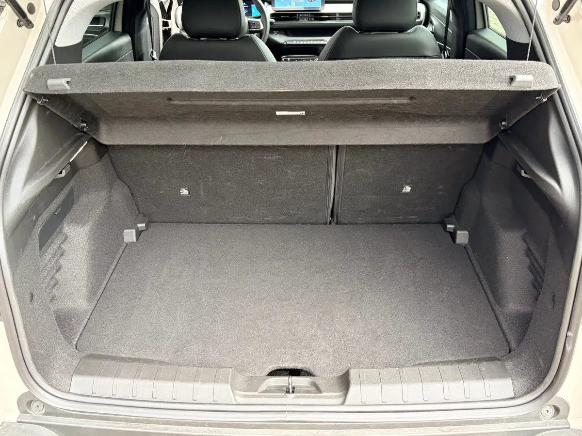 Summit 54 kWh 156 PK | ADAPTIEVE CRUISE CONTROL| SFEERVERLICHTING| DODEHOEK DETECTIE| DRAADLOZE TELEFOONLADER| JEEP PERFORMANCE LED| CAMERA + PARKEERSENSOREN| APPLE CARPLAY/ANDROID AUTO| EER