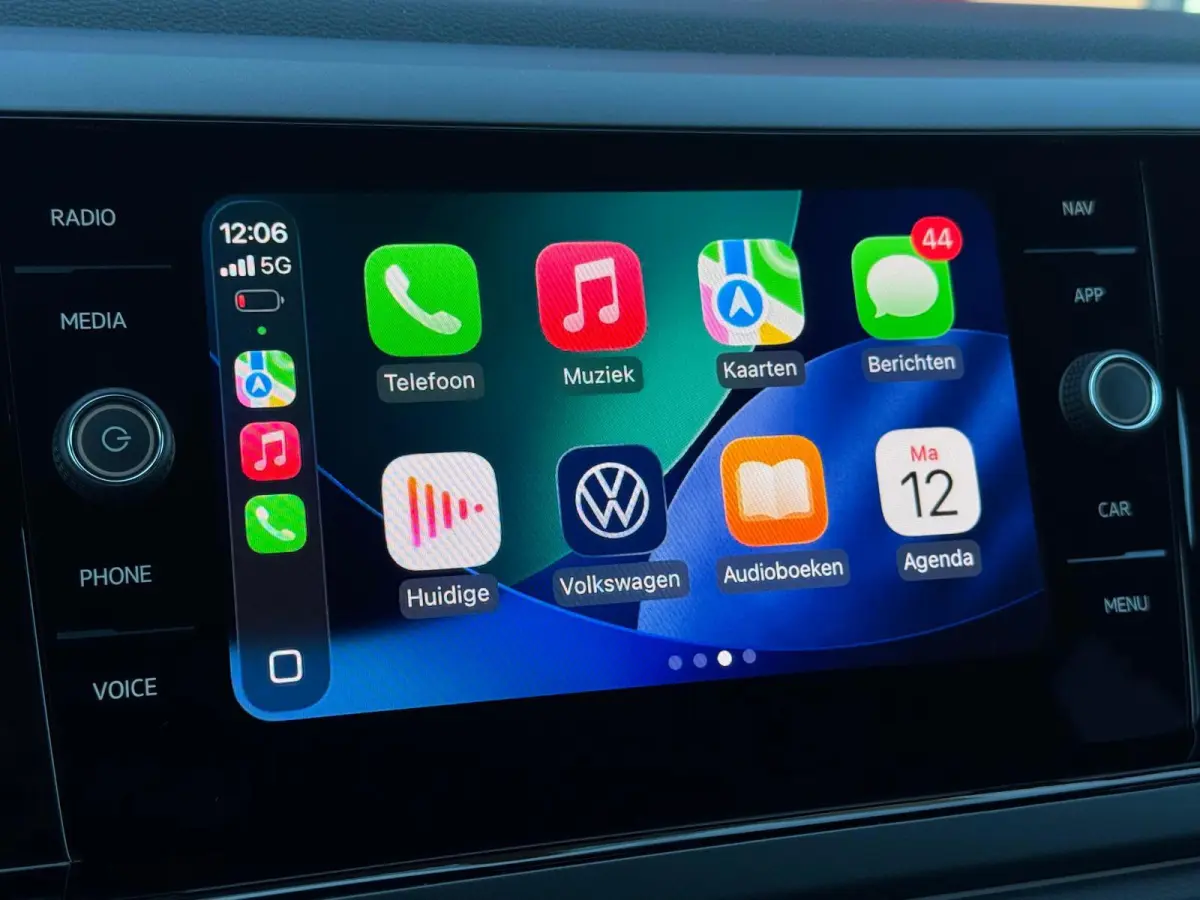 1.0 TSI R-Line DSG-7 | IQ-Light | Camera | Parksensor | Carplay | Stoelverwarming | BTW |
